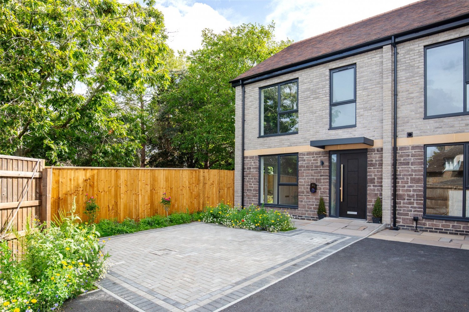 Memorial Road, Hanham, Bristol