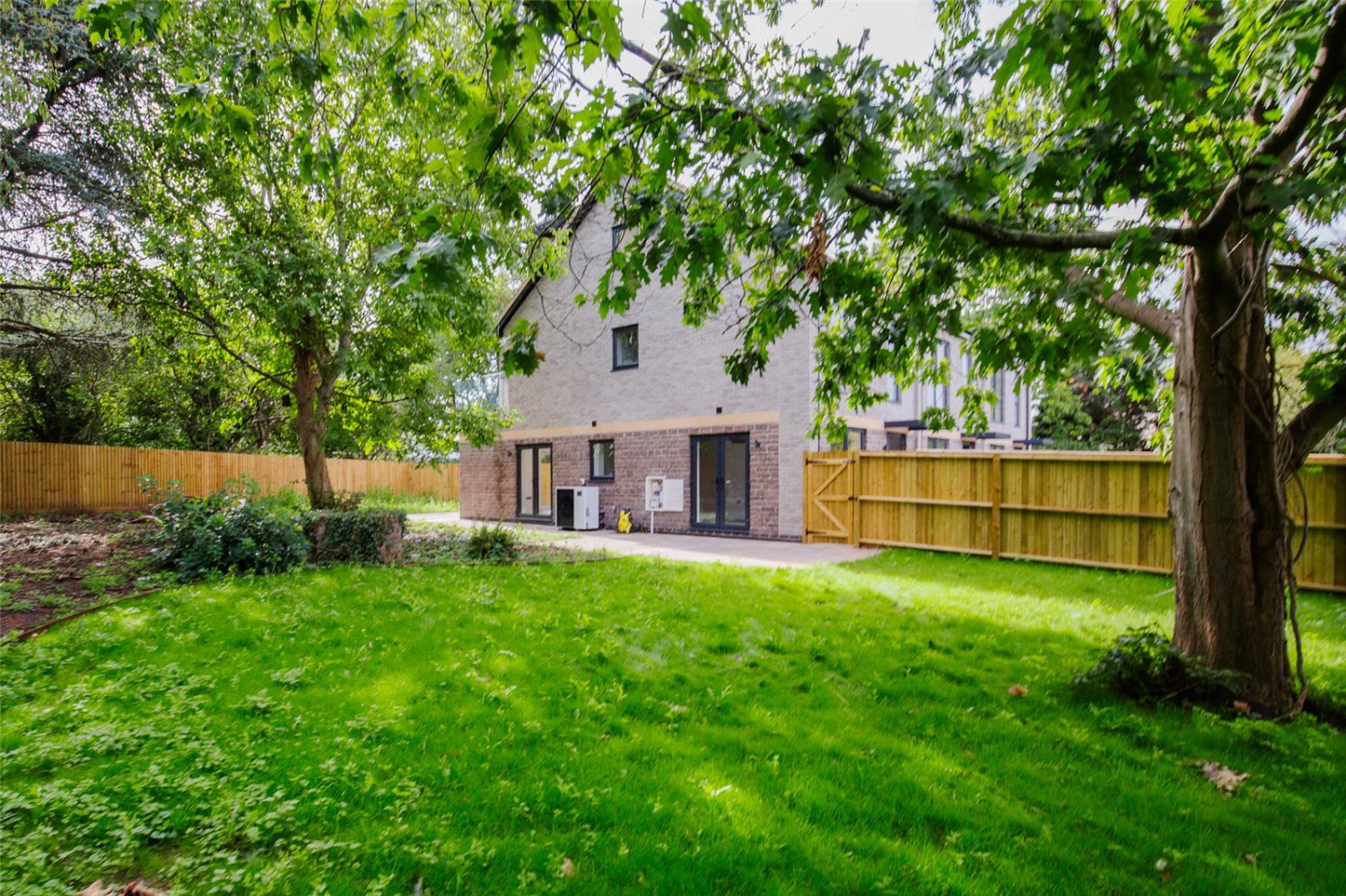Memorial Road, Hanham, Bristol
