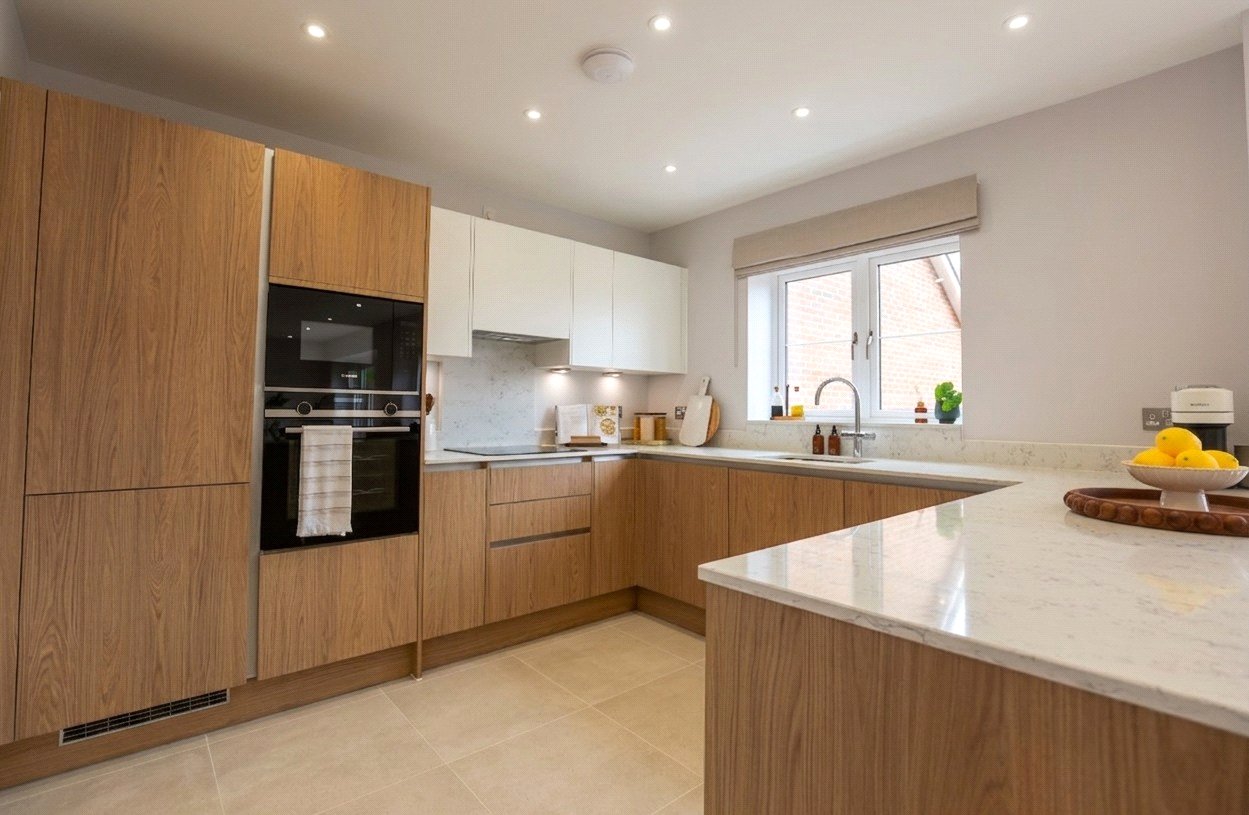 4 bedroom House for sale in Oxbarton Grove, Stoke Gifford, Bristol, Gloucestershire
