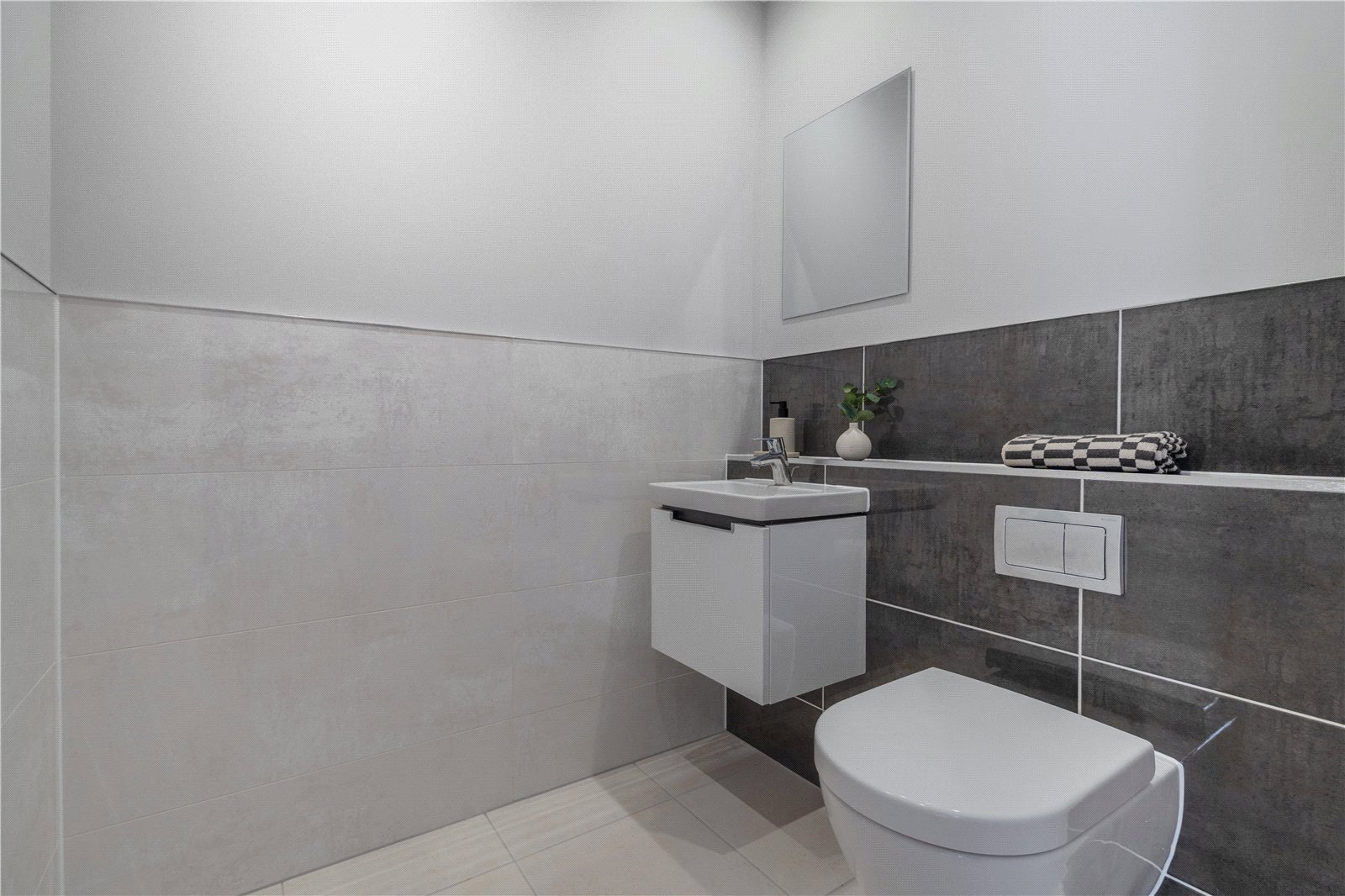 4 bedroom House for sale in Oxbarton Grove, Stoke Gifford, Bristol, Gloucestershire