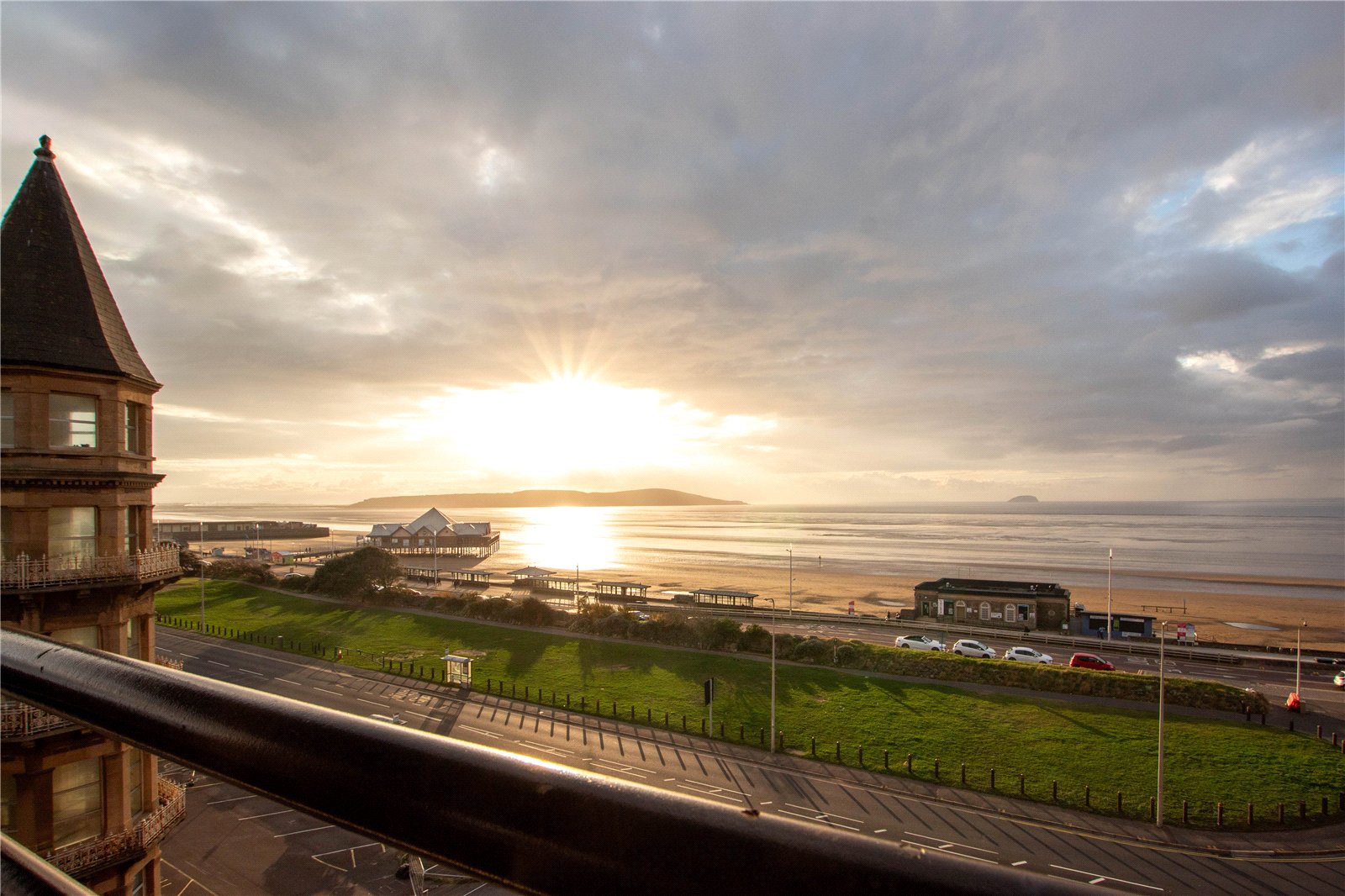 2 bedroom Flat for sale in Beach Road, Weston-super-Mare, Somerset