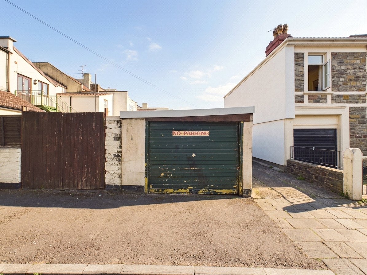 2 bedroom Flat for sale in Fishponds, Bristol