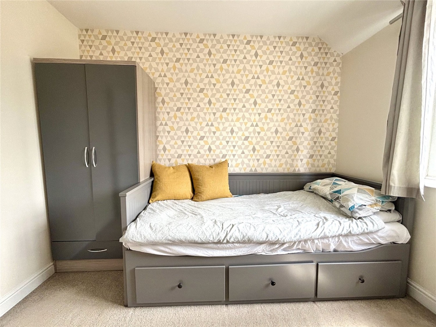 Cheswick Village, Bristol