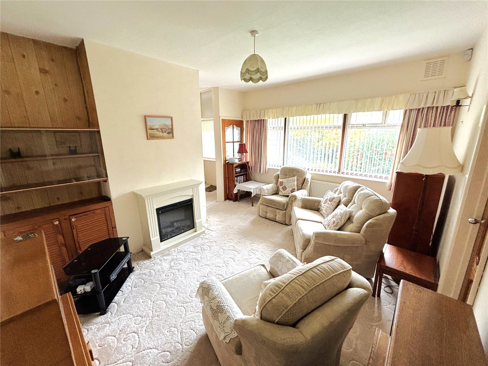 2 bedroom Bungalow for sale in Downend, Bristol