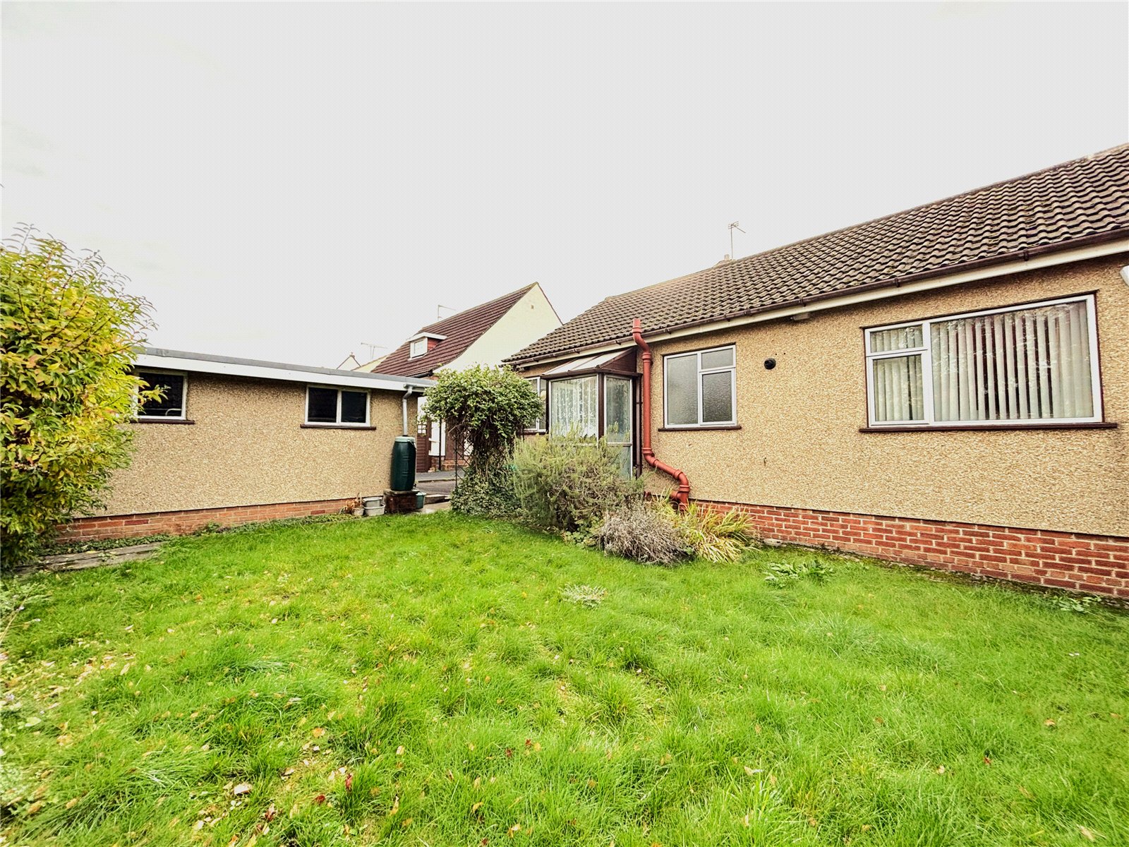 2 bedroom Bungalow for sale in Downend, Bristol