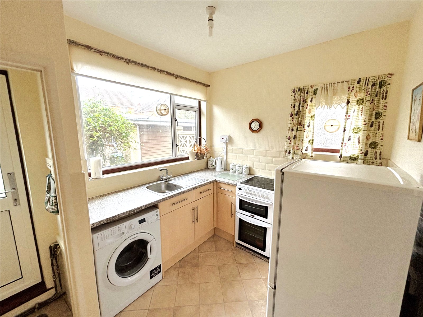 2 bedroom Bungalow for sale in Downend, Bristol