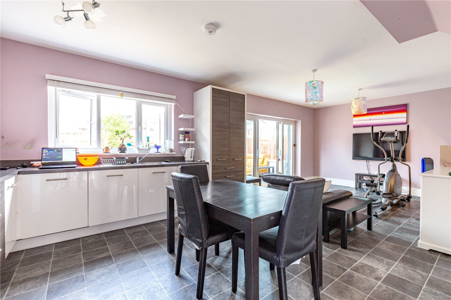 Cheswick Village, Bristol