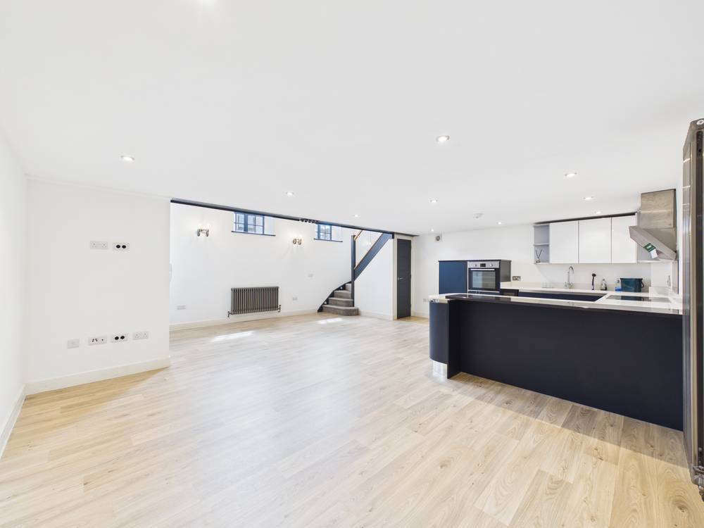 2 bedroom Flat for sale in Frenchay, Bristol