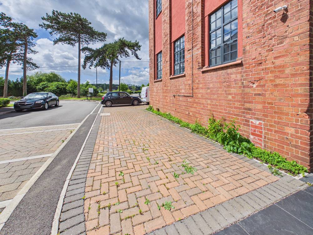 2 bedroom Flat for sale in Frenchay, Bristol
