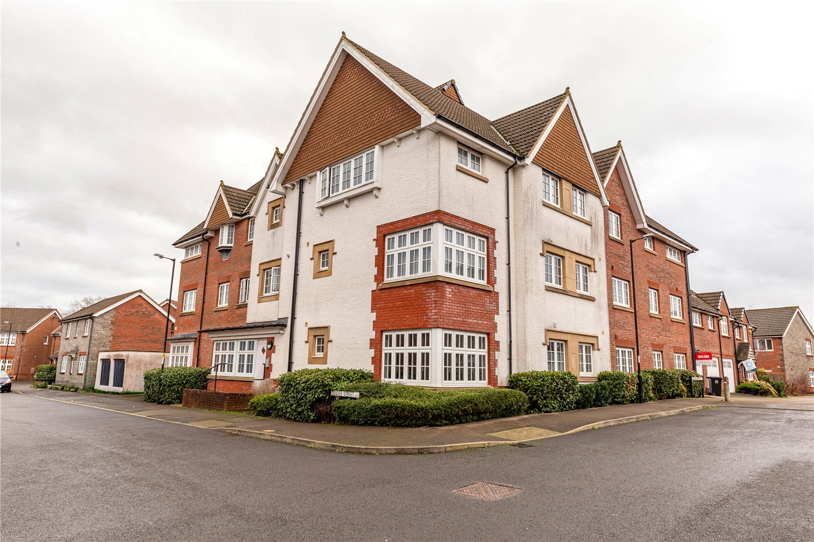 2 bedroom Flat for sale in Cheswick Village, Bristol