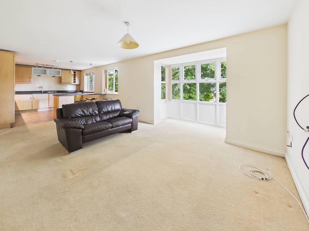 2 bedroom Flat for sale in Downend, Bristol