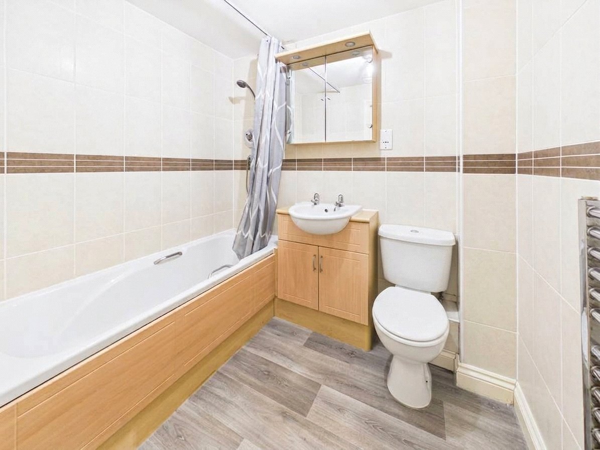 2 bedroom Flat for sale in Downend, Bristol
