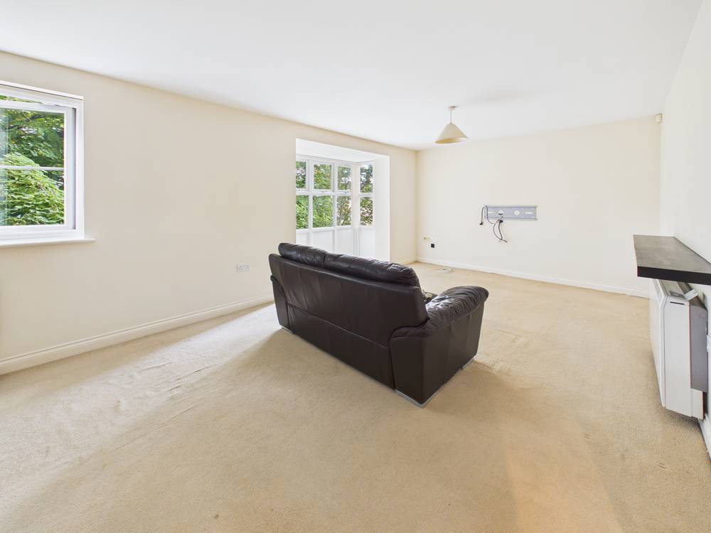 2 bedroom Flat for sale in Downend, Bristol