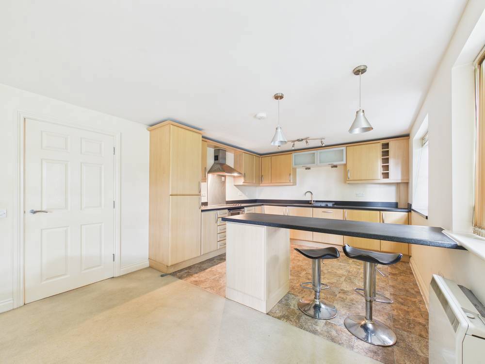 2 bedroom Flat for sale in Downend, Bristol