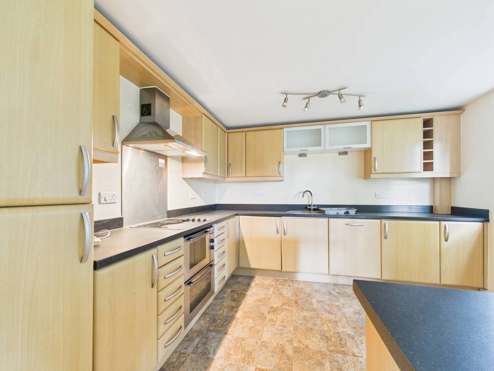 2 bedroom Flat for sale in Downend, Bristol