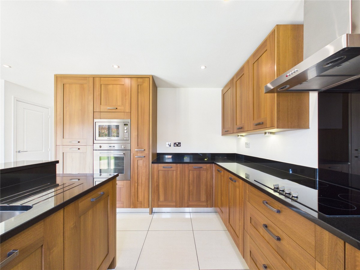 Cheswick Village, Bristol