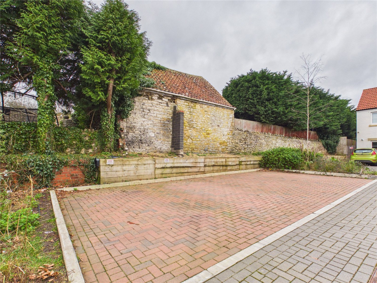 Pucklechurch, Bristol