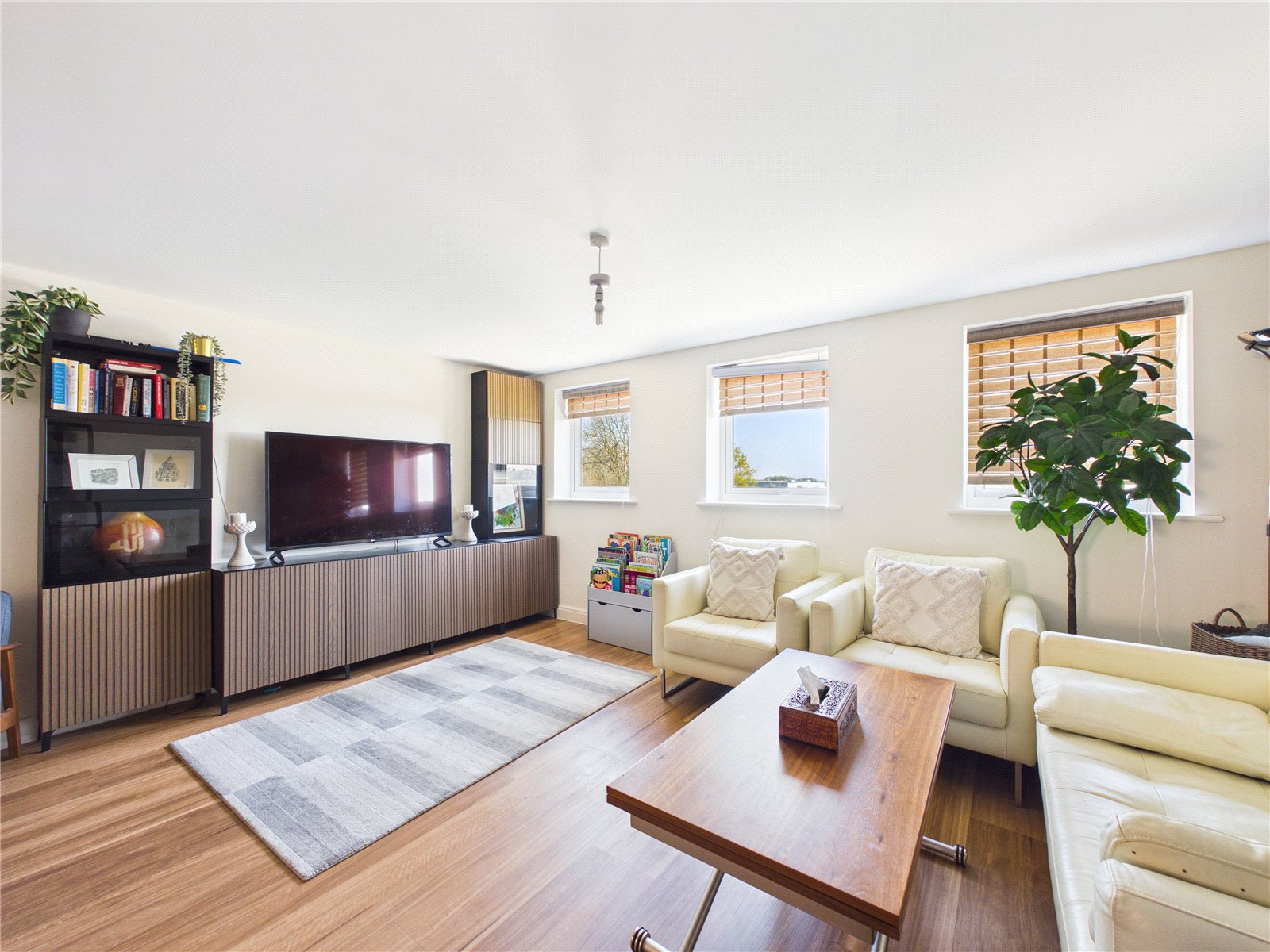 2 bedroom Flat for sale in Stoke Gifford, Bristol, Gloucestershire