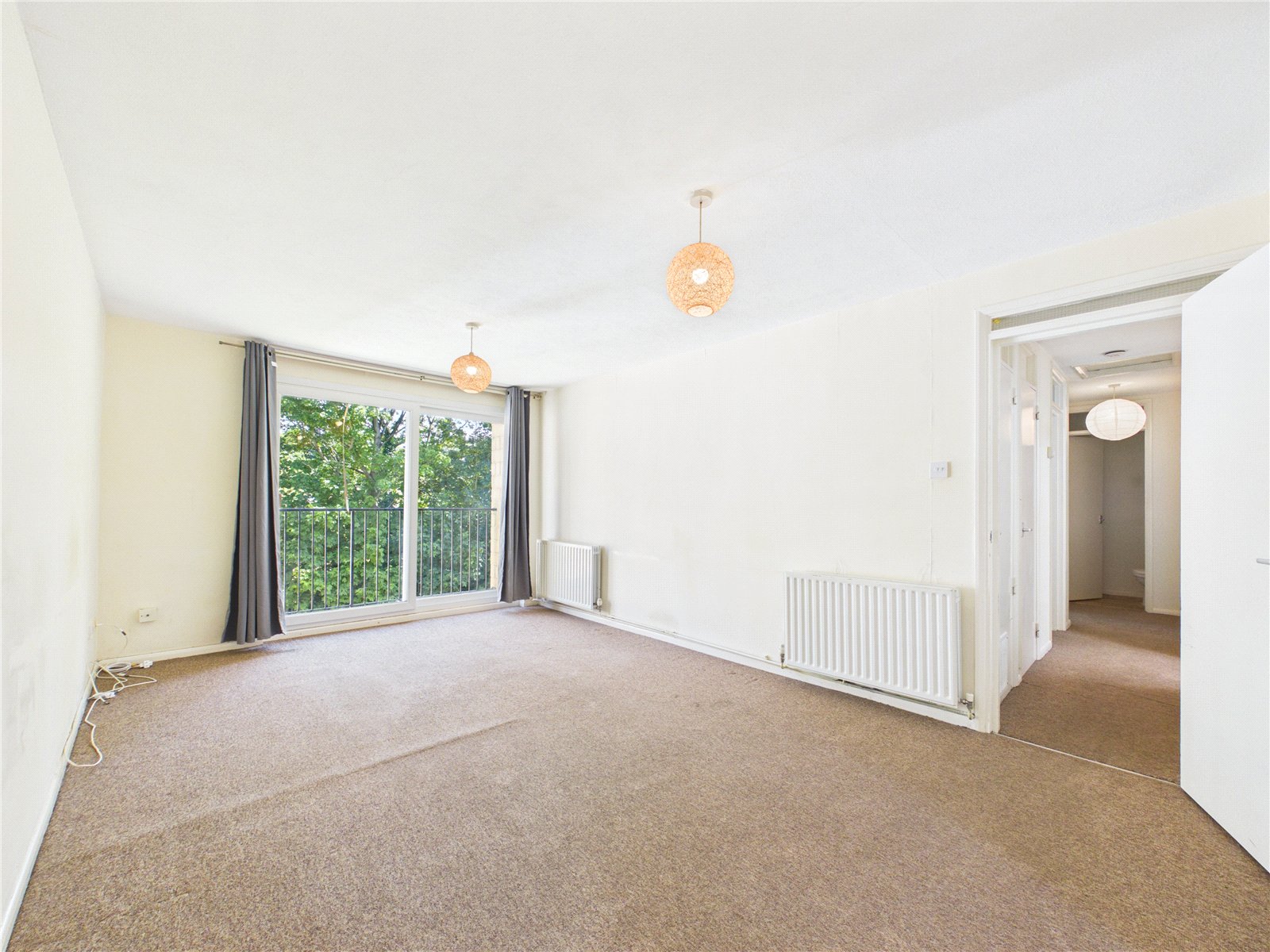 2 bedroom Flat for sale in Overnhill Road, Downend, Bristol