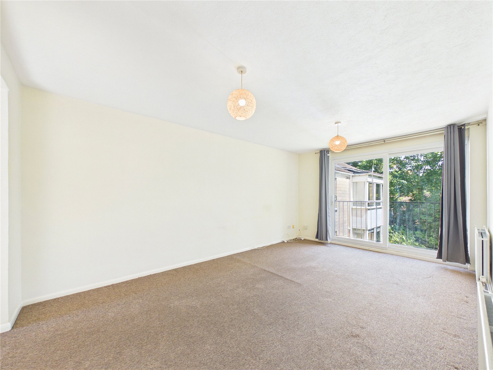 2 bedroom Flat for sale in Overnhill Road, Downend, Bristol