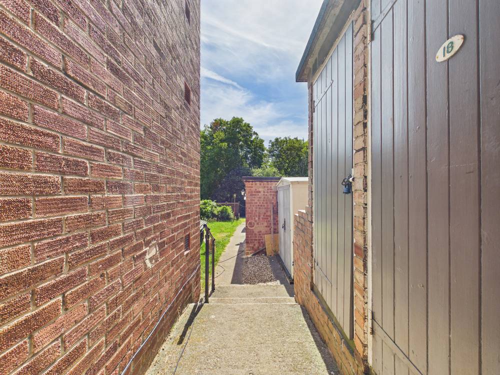 1 bedroom Flat for sale in Frenchay, Bristol