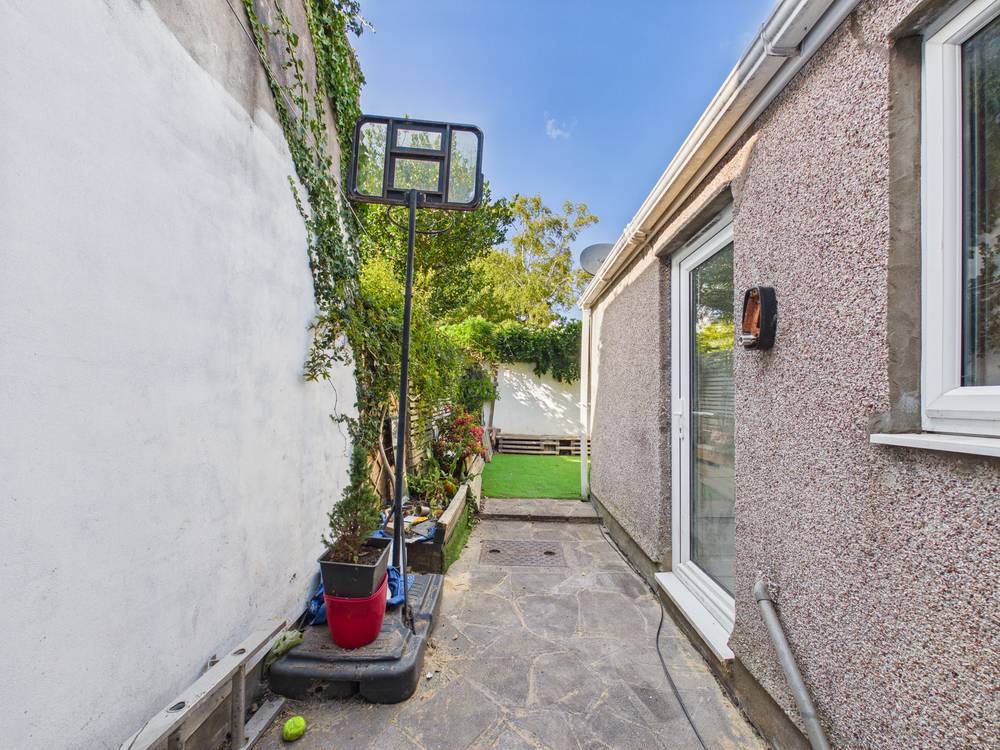 2 bedroom House for sale in Bristol