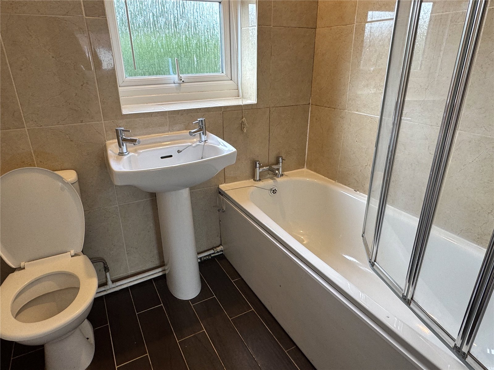 2 bedroom Flat to let in Hucclecote, Gloucester