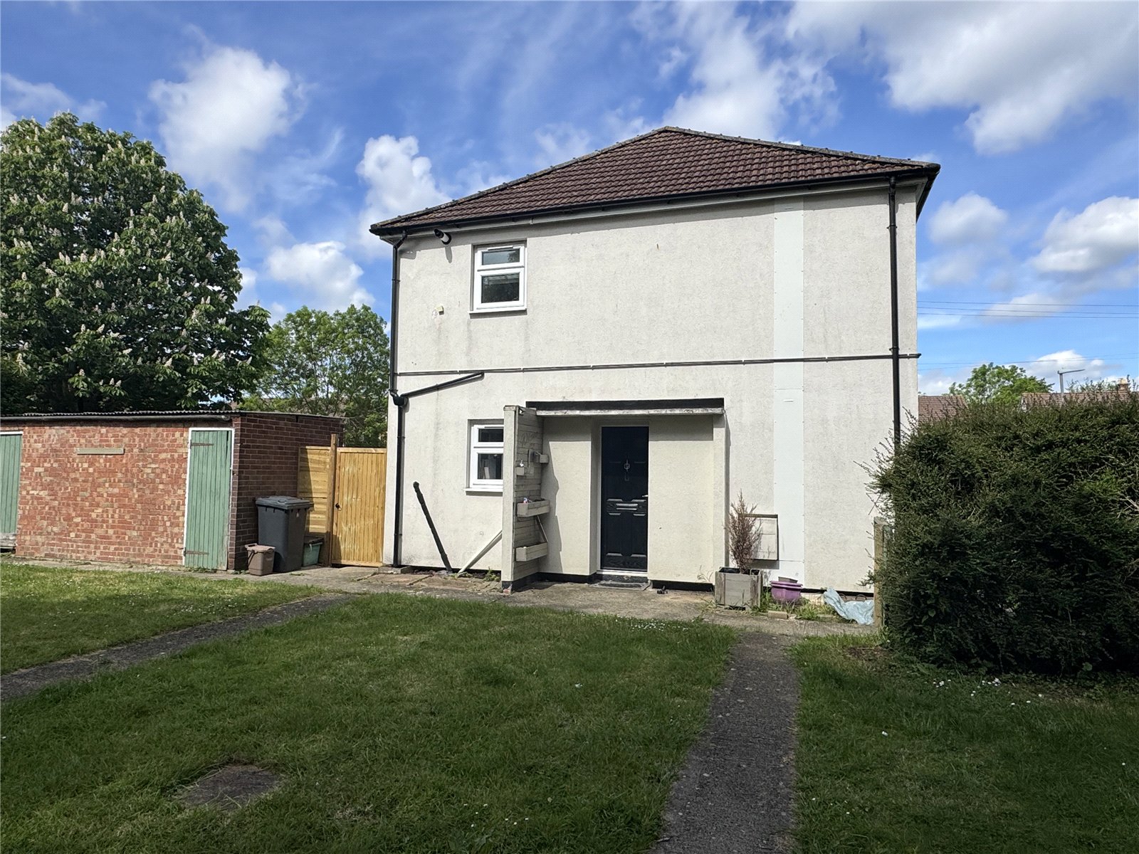 2 bedroom Flat to let in Hucclecote, Gloucester