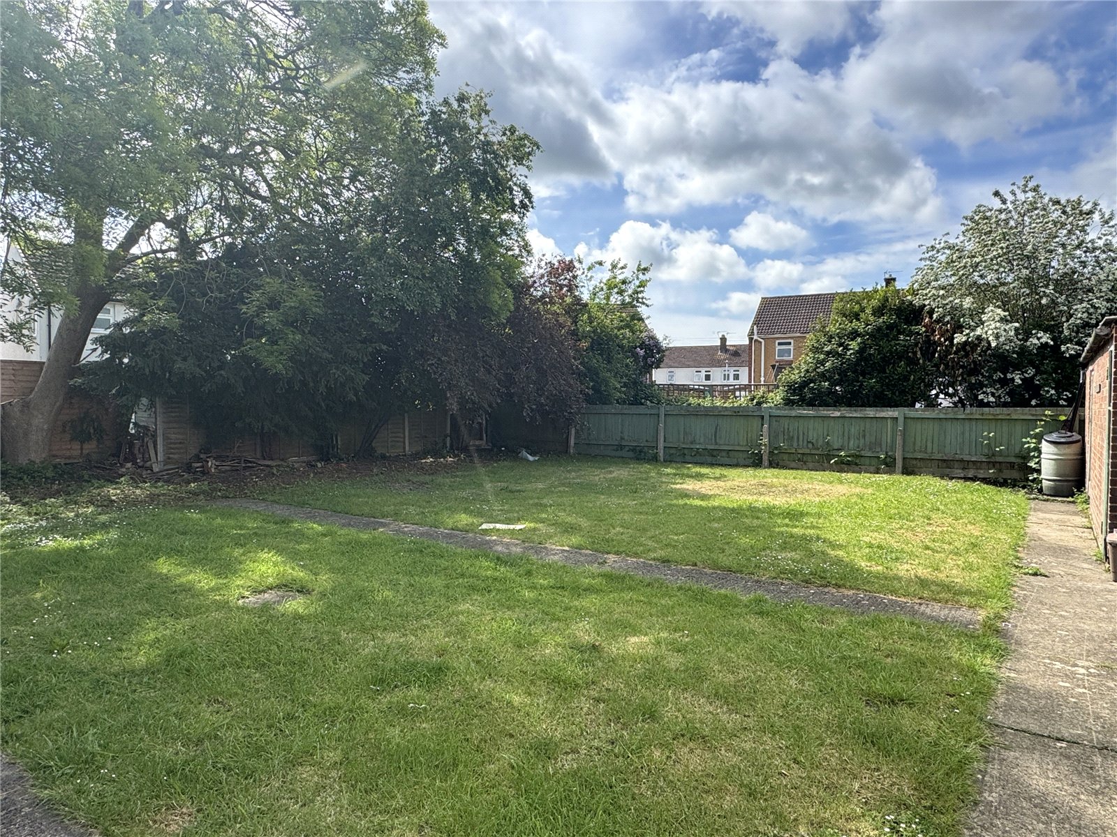 2 bedroom Flat to let in Hucclecote, Gloucester