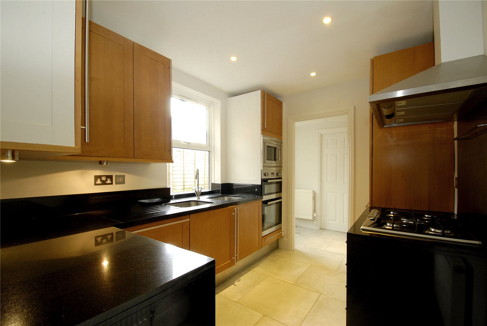 3 bedroom House to let in Gloucester