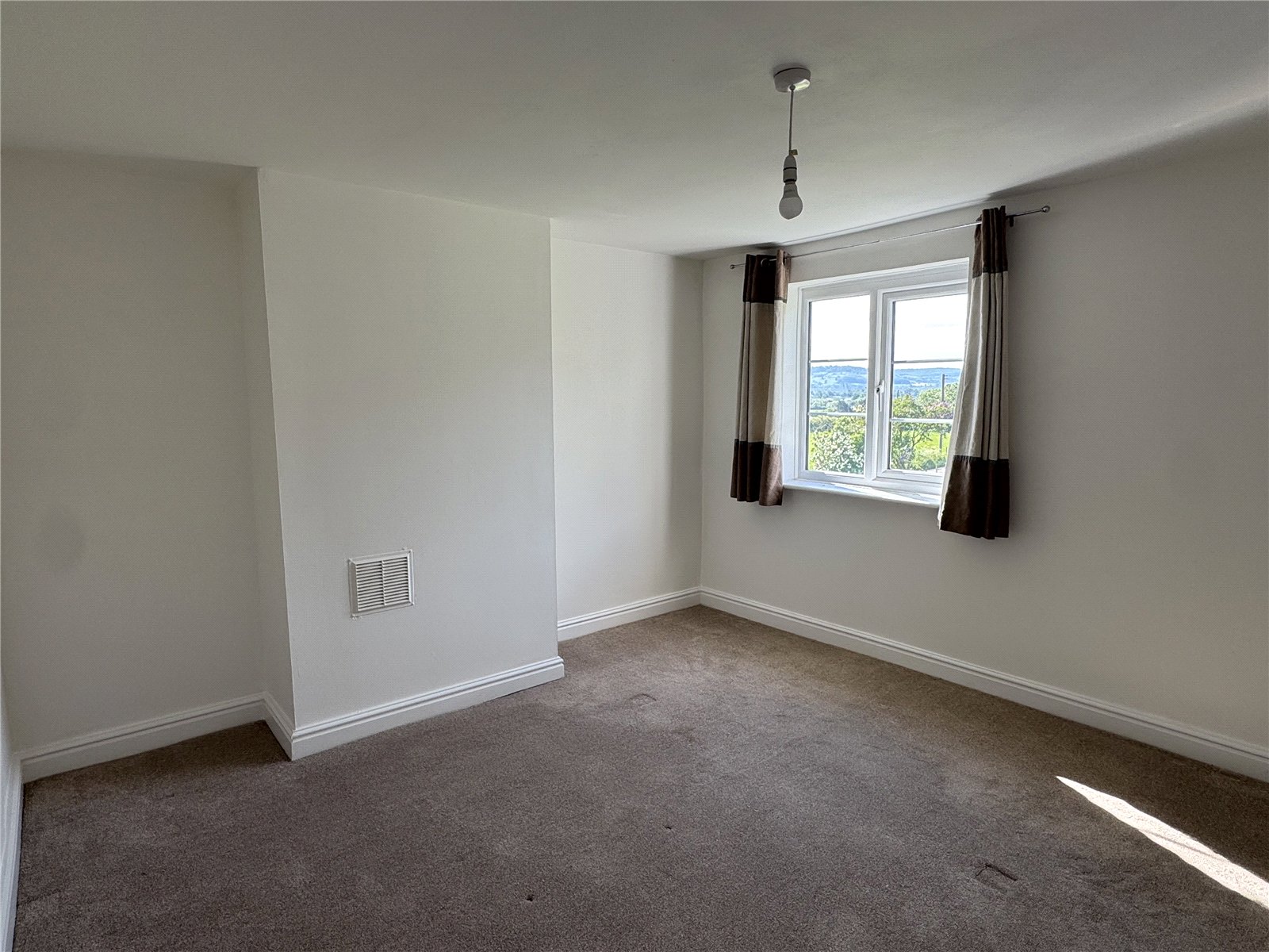 2 bedroom House to let in Longney Road, Hardwicke, Gloucester