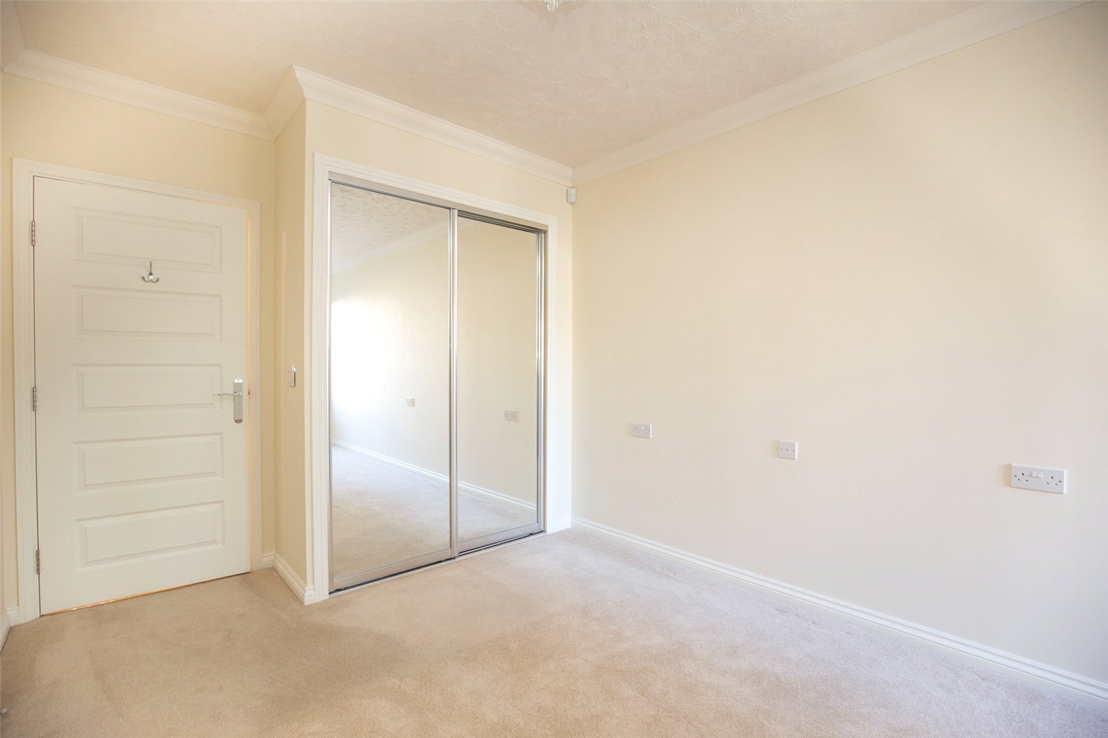 1 bedroom Flat for sale in Henleaze Terrace, Bristol