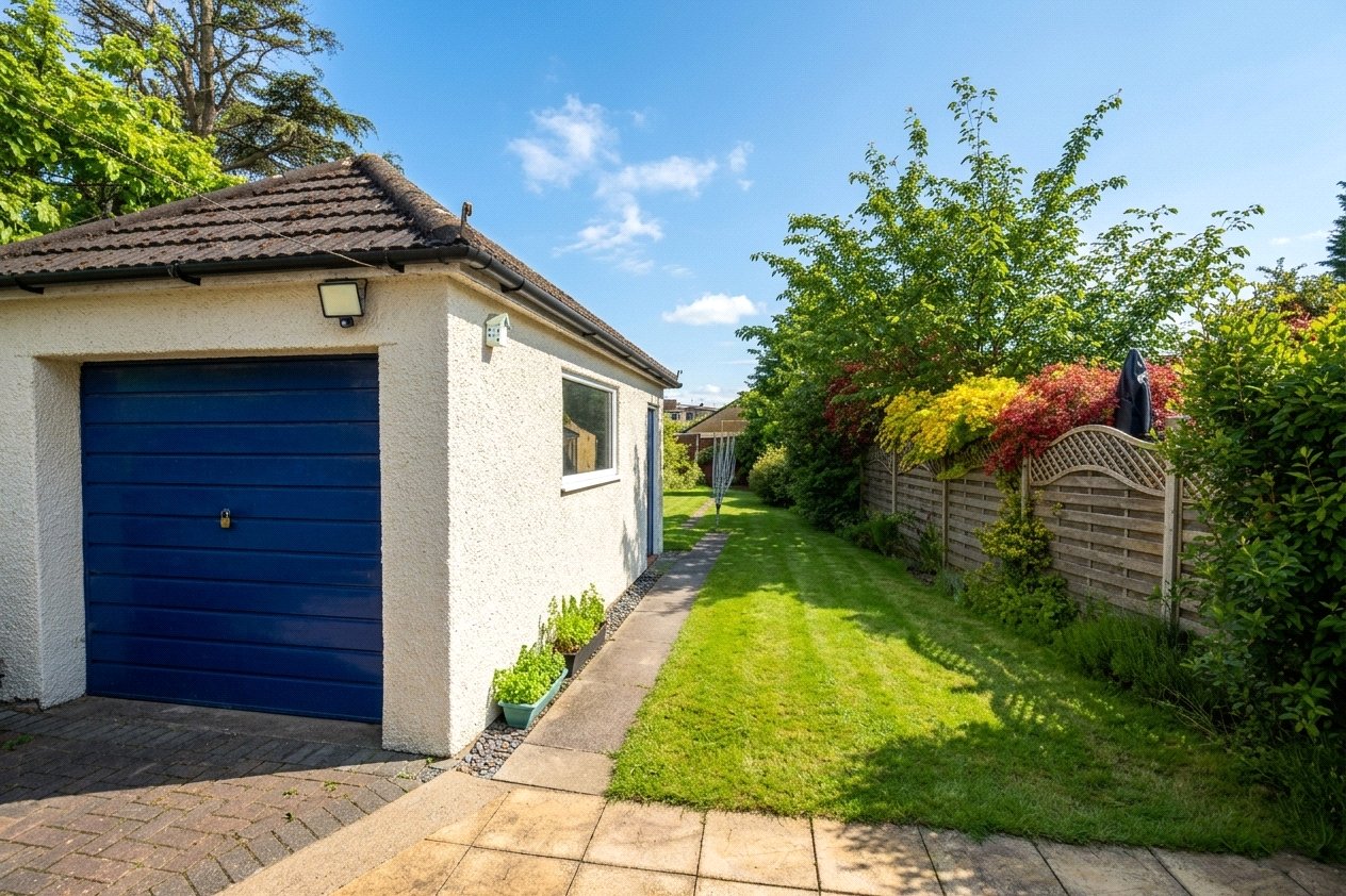 2 bedroom Bungalow for sale in Bristol