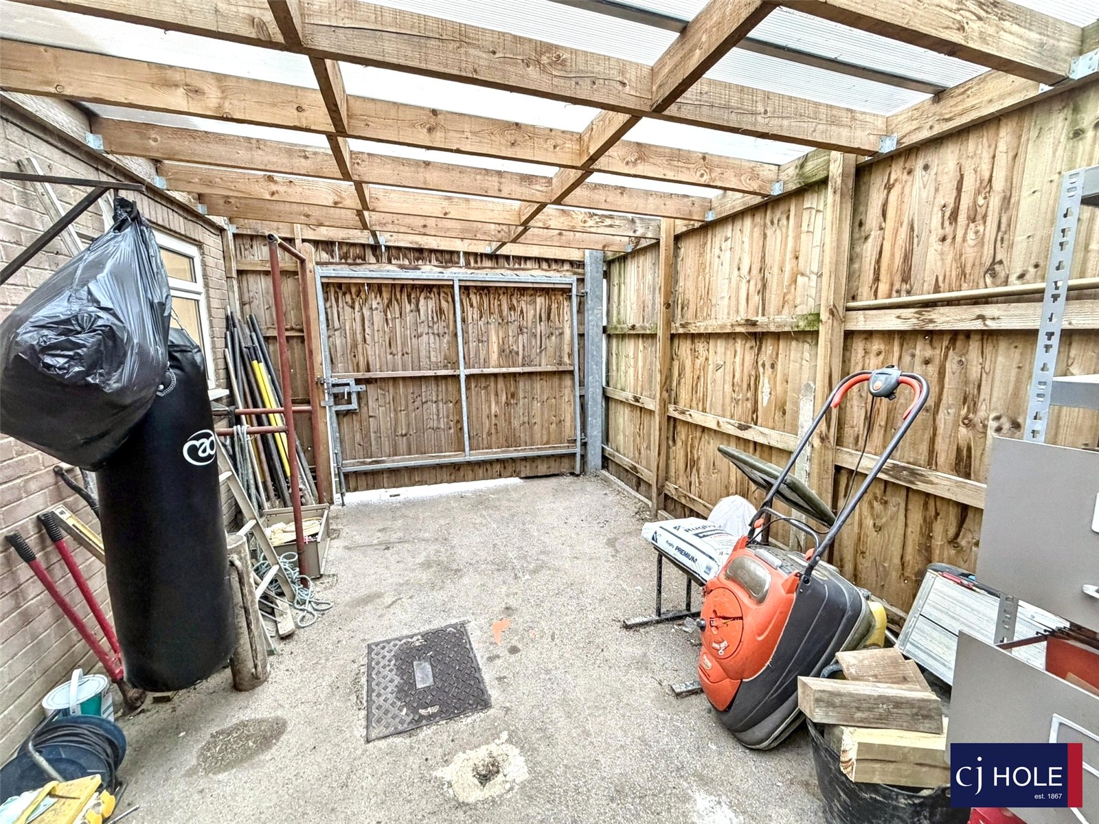 3 bedroom House for sale in Hucclecote, Gloucester