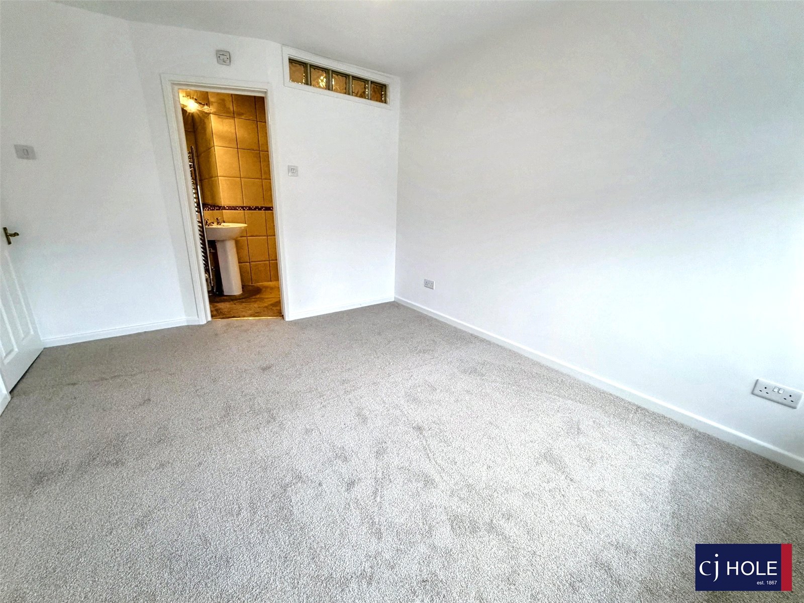 3 bedroom House for sale in Hucclecote, Gloucester