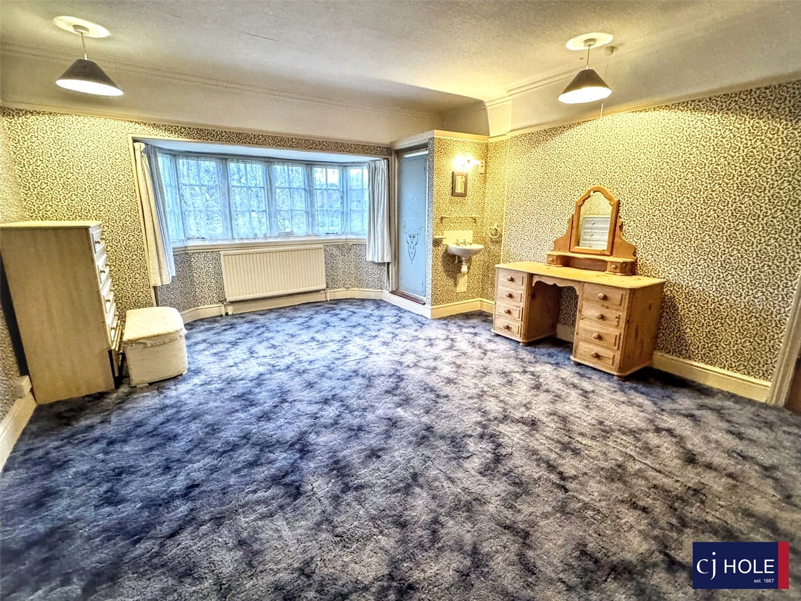 6 bedroom House for sale in Barnwood, Gloucester