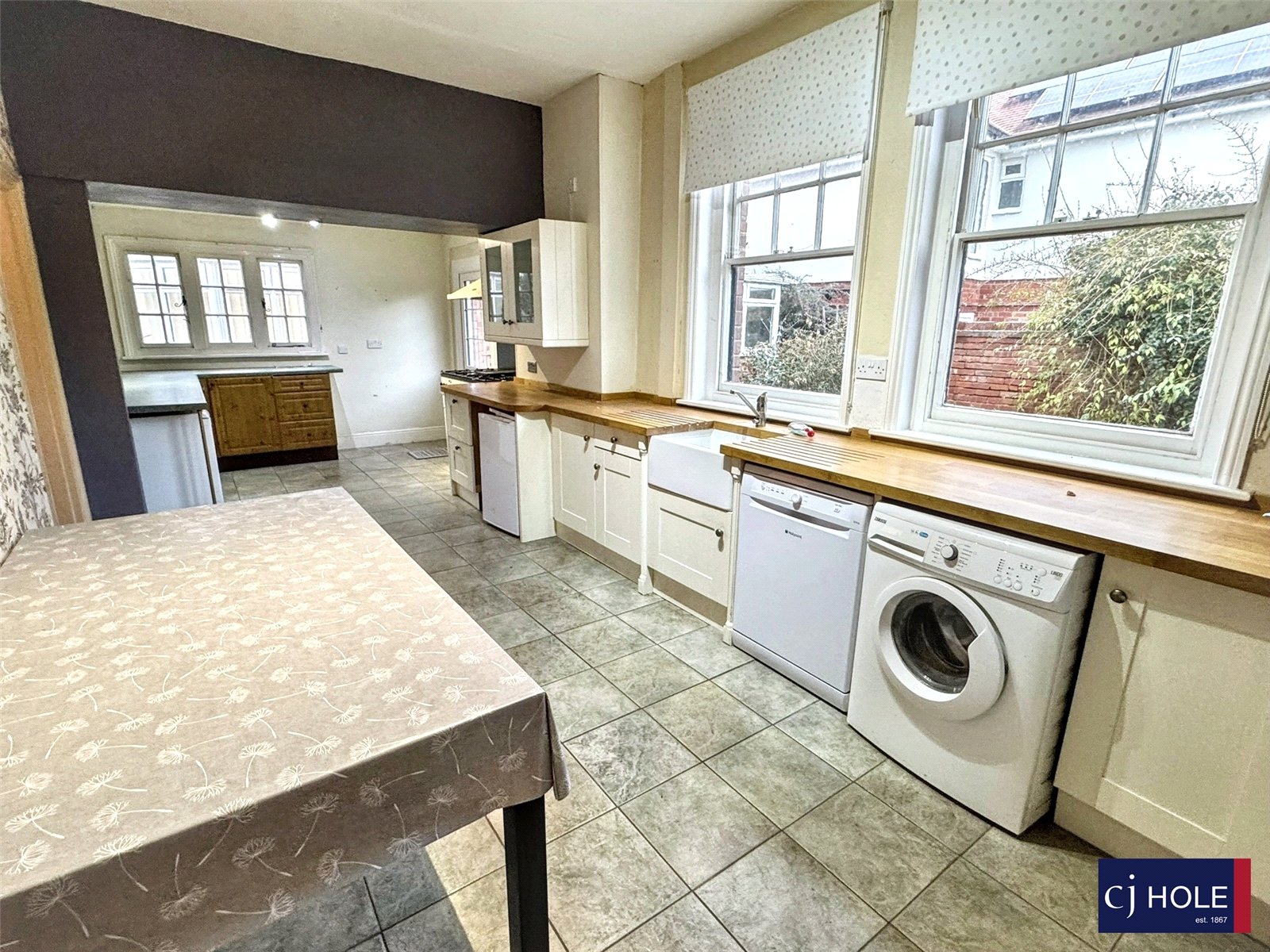 6 bedroom House for sale in Barnwood, Gloucester