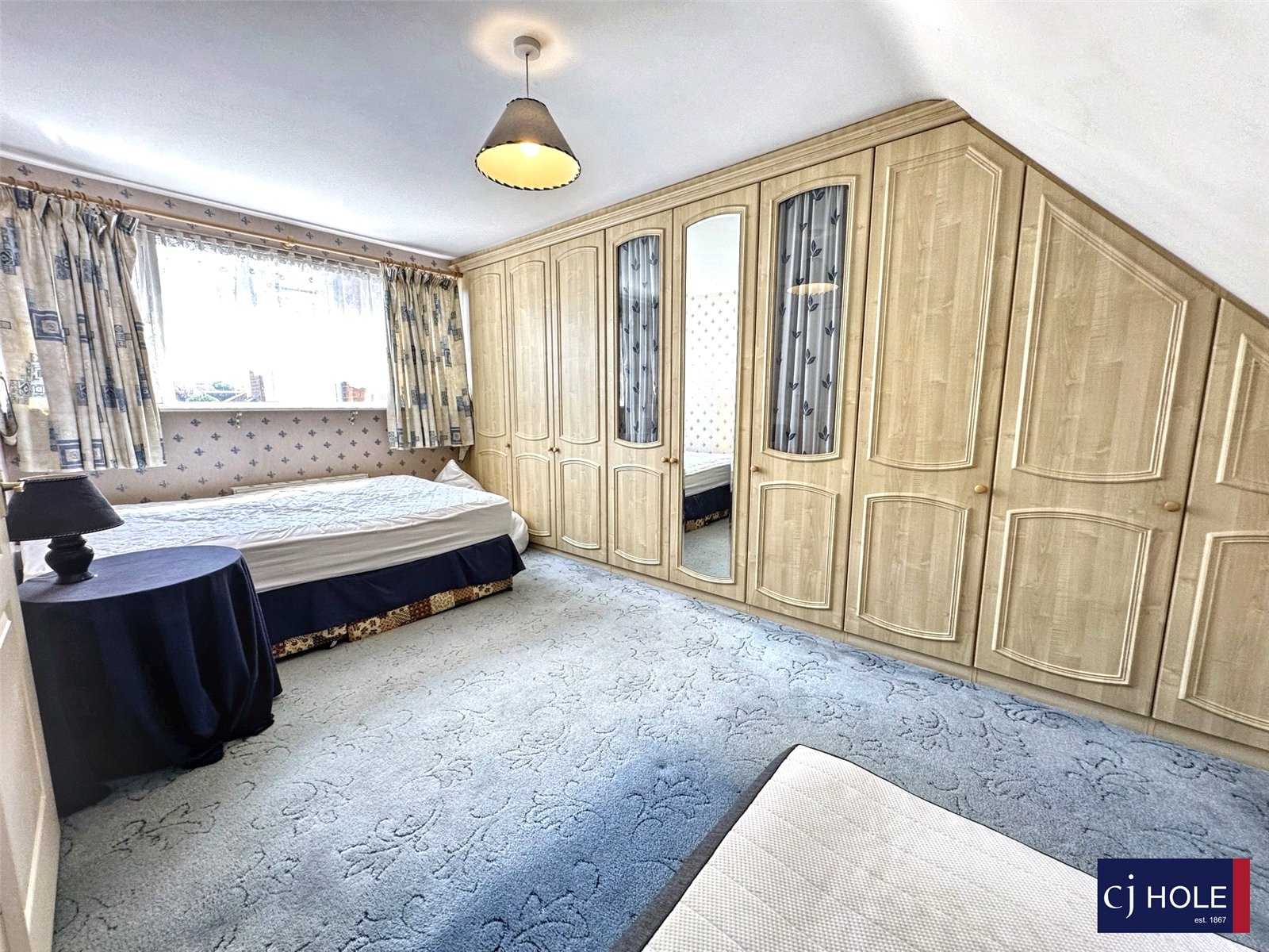 6 bedroom House for sale in Barnwood, Gloucester