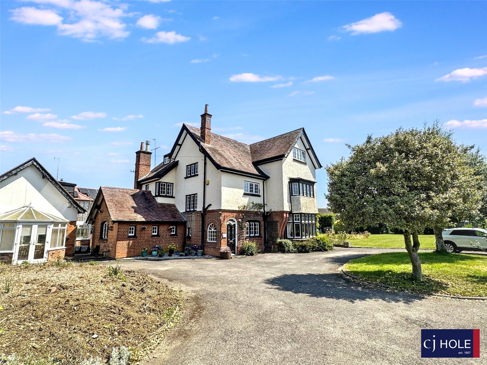 6 bedroom House for sale in Barnwood, Gloucester