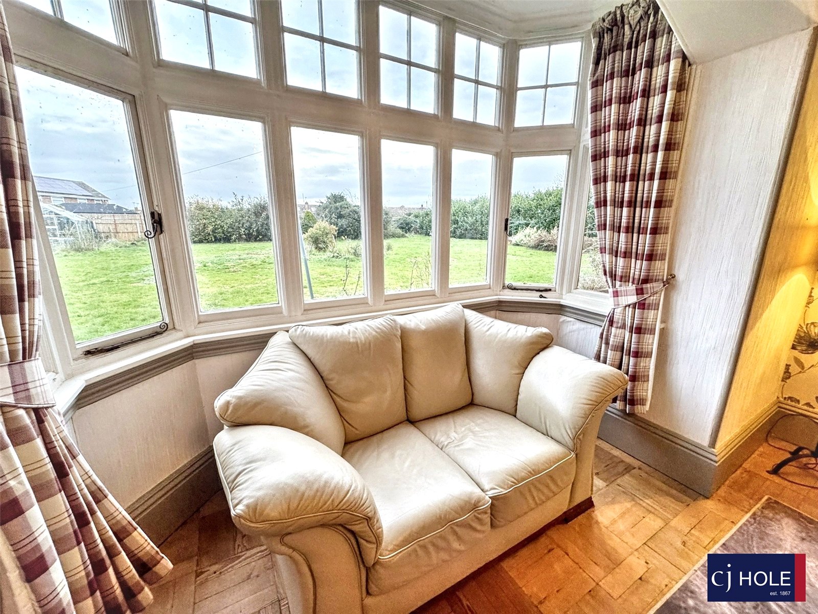 6 bedroom House for sale in Barnwood, Gloucester