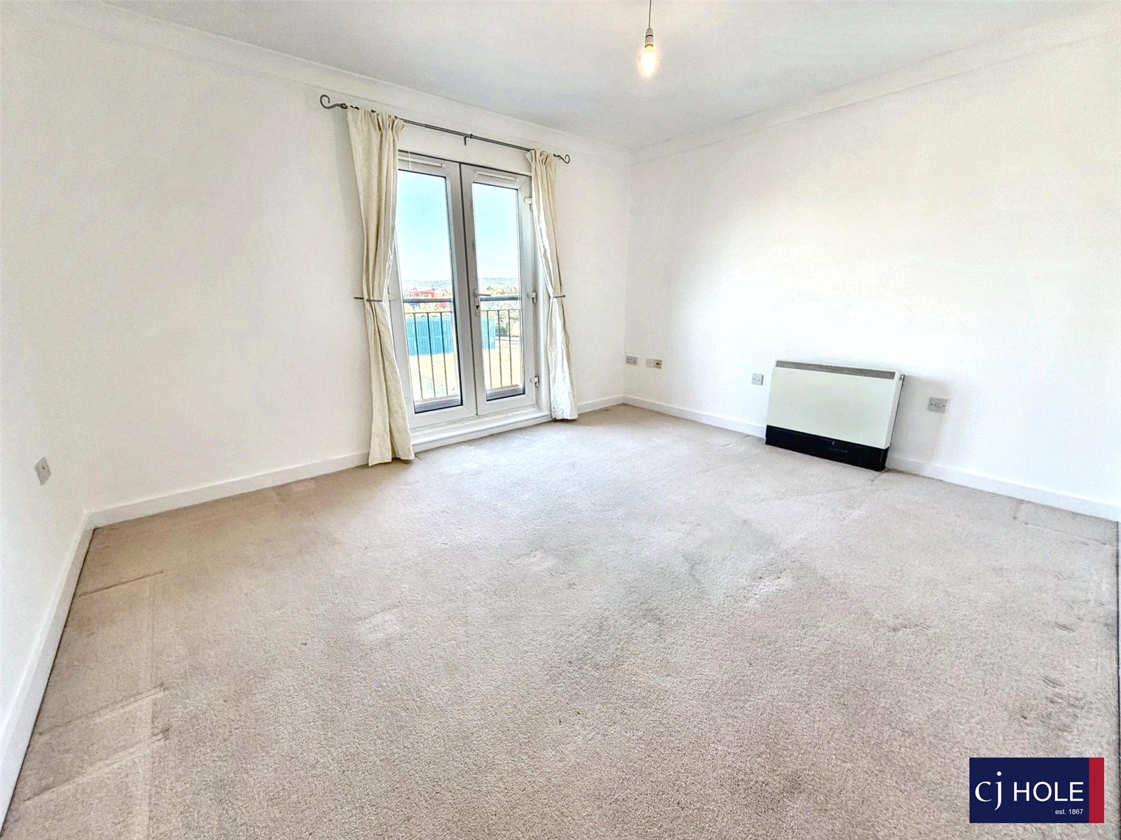 2 bedroom Flat for sale in Great Western Road, Gloucester