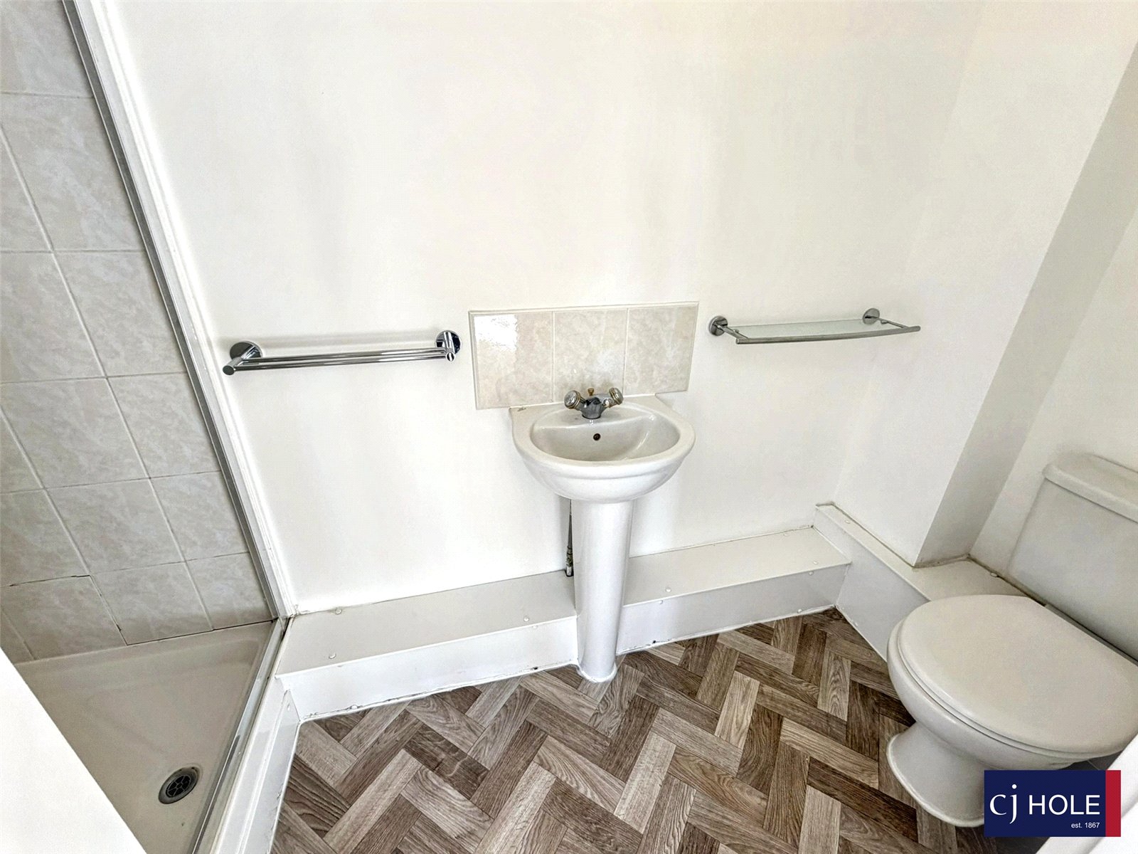 2 bedroom Flat for sale in Great Western Road, Gloucester