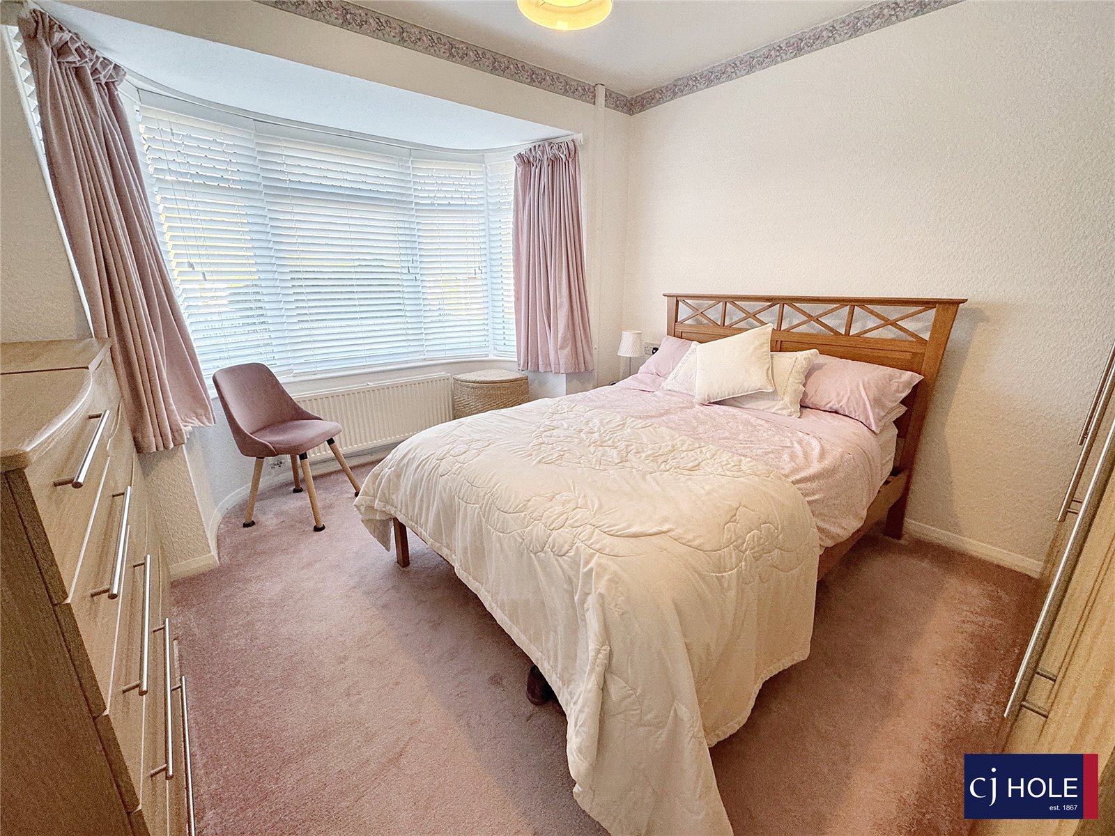 3 bedroom Bungalow for sale in Hucclecote, Gloucester