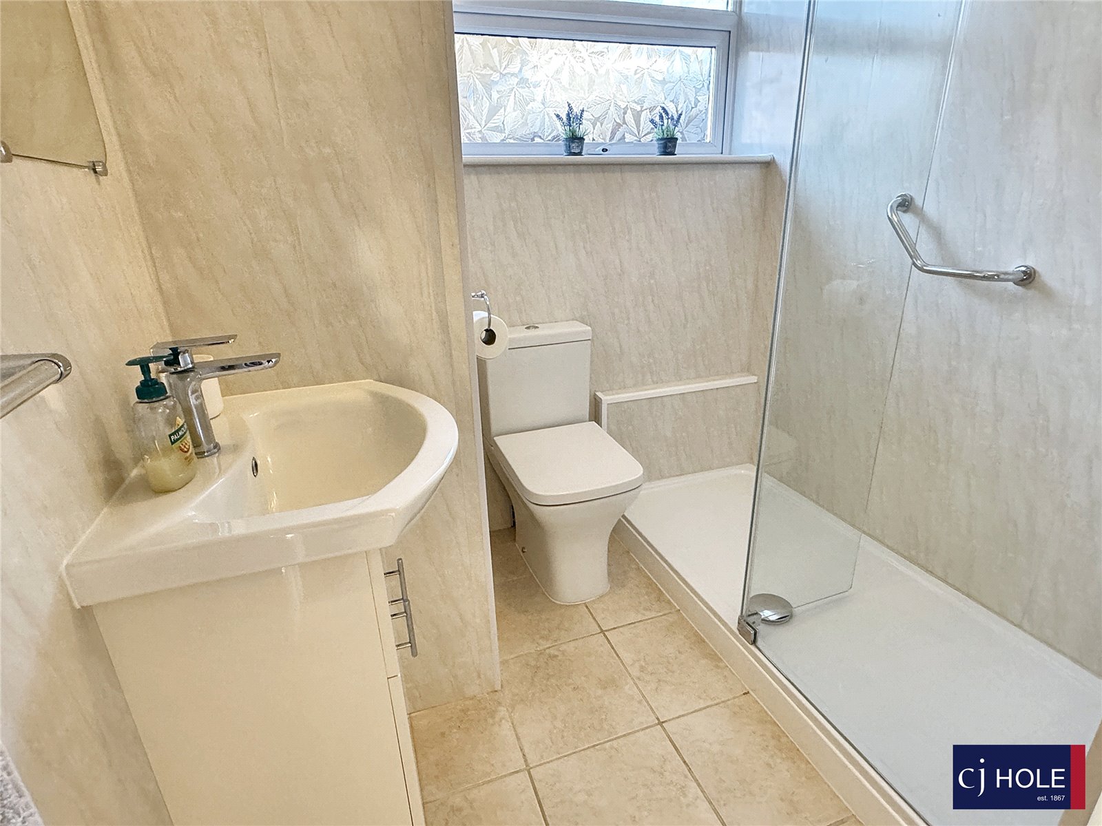 3 bedroom Bungalow for sale in Hucclecote, Gloucester
