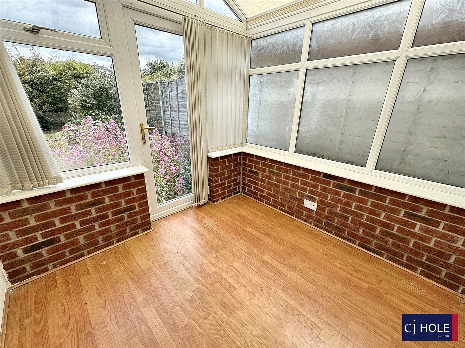 2 bedroom Bungalow for sale in Hucclecote