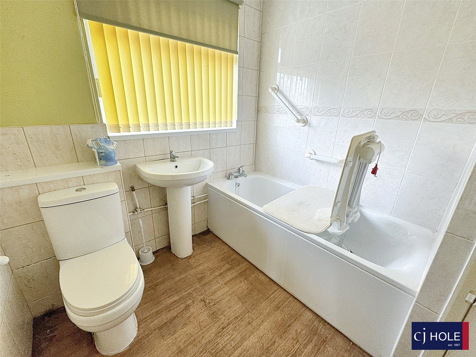 2 bedroom Bungalow for sale in Hucclecote