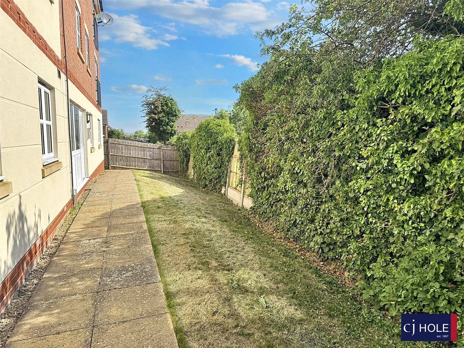 2 bedroom Flat for sale in Gloucester