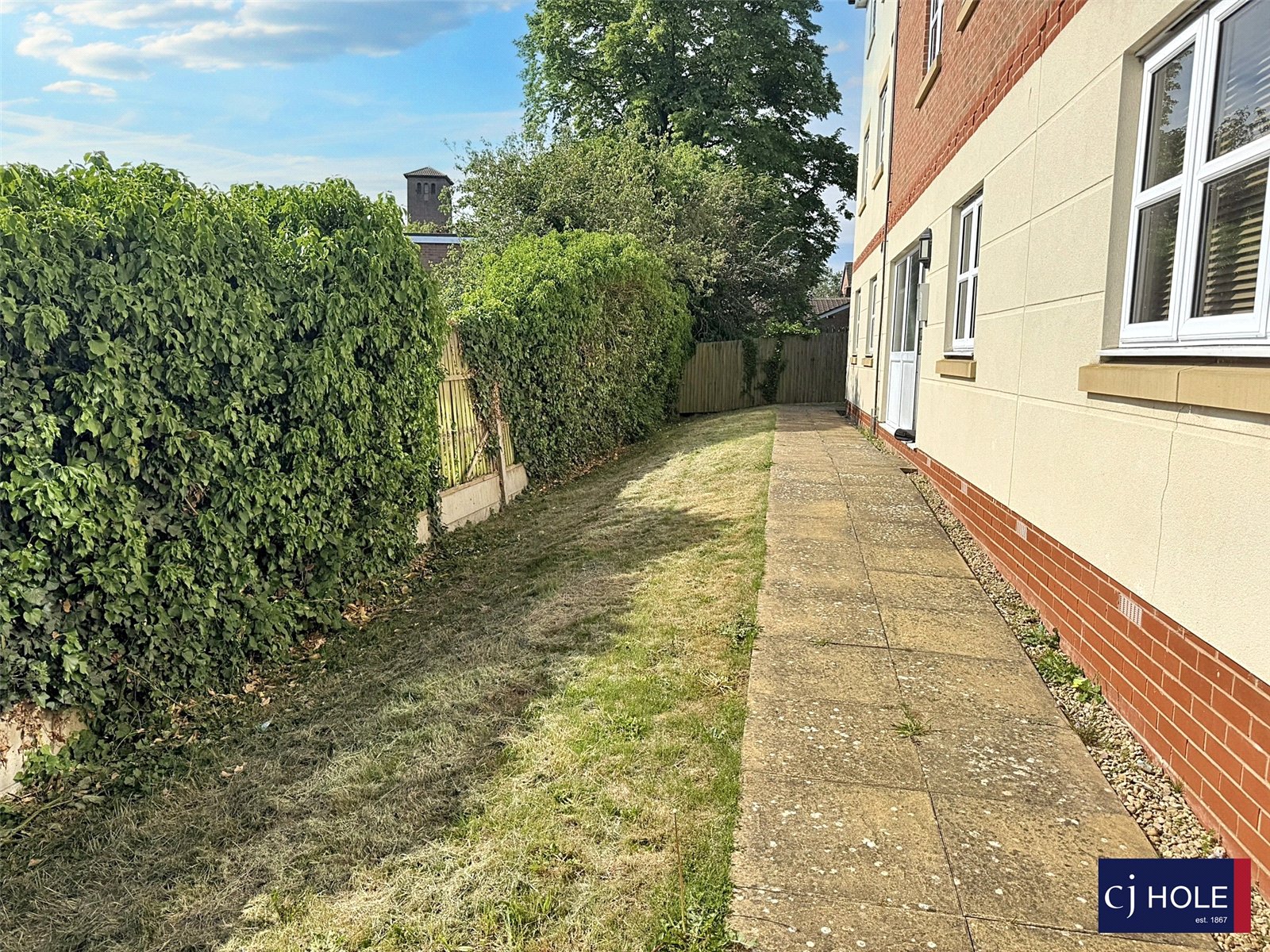 2 bedroom Flat for sale in Gloucester