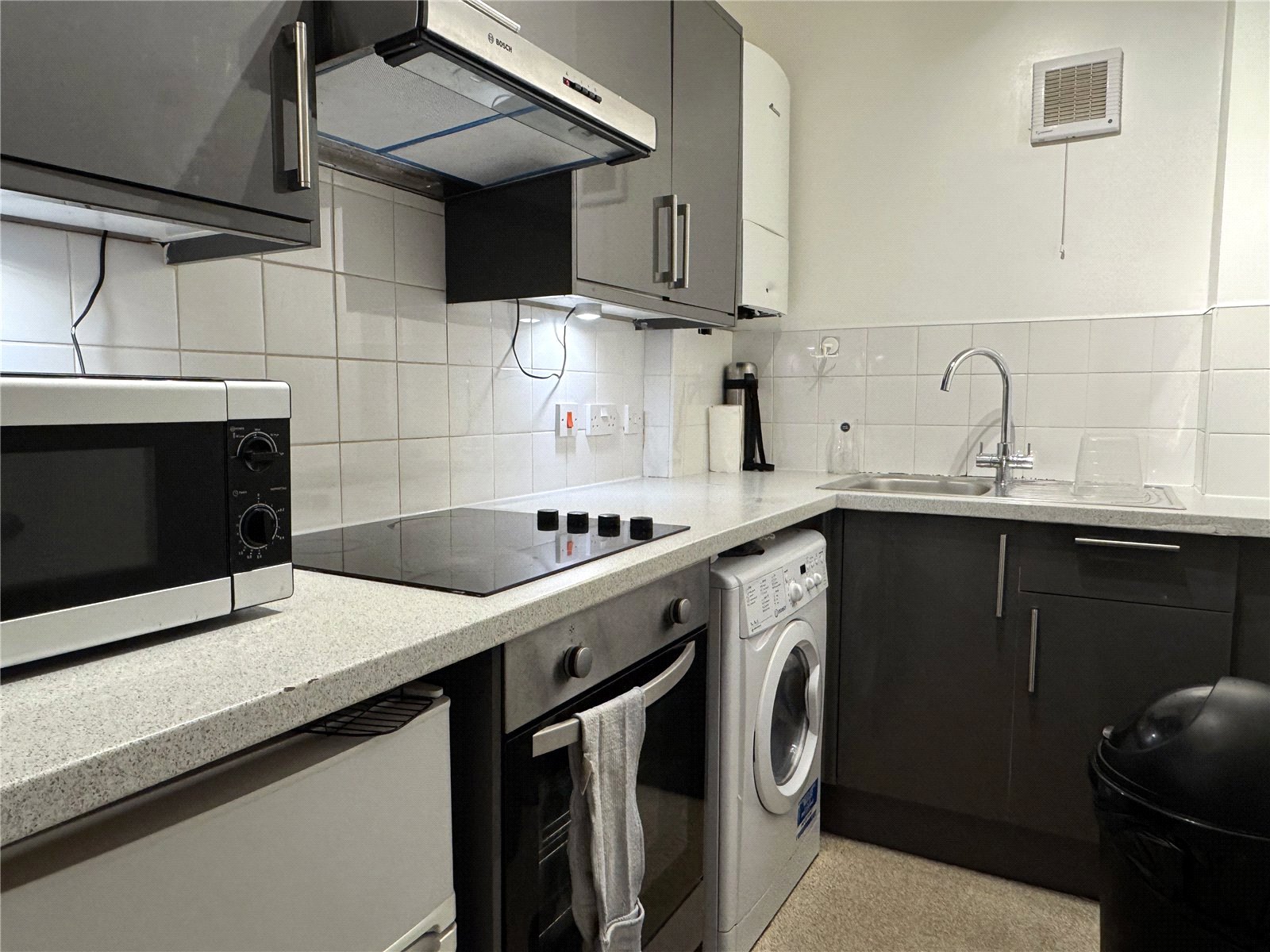 1 bedroom Flat to let in Gloucester