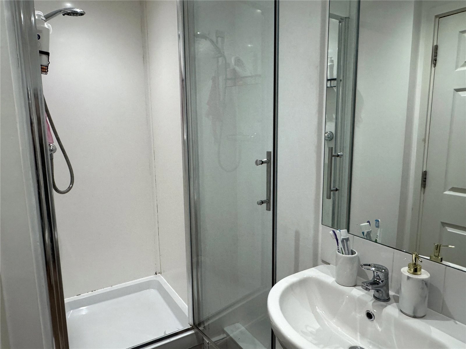 1 bedroom Flat to let in Gloucester